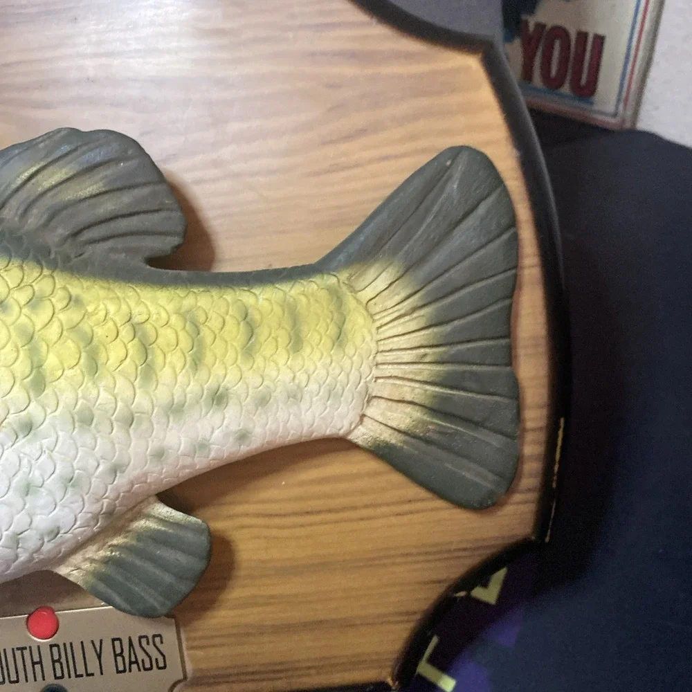 Vintage 1999 Big Mouth Billy Bass - - WITH Battery Door! Battery Needs Cleaning